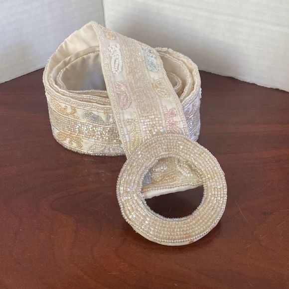 Vintage 1980s Christian Dior "Ceintures" White Beaded  Belt Women One Size - Picture 1 of 8